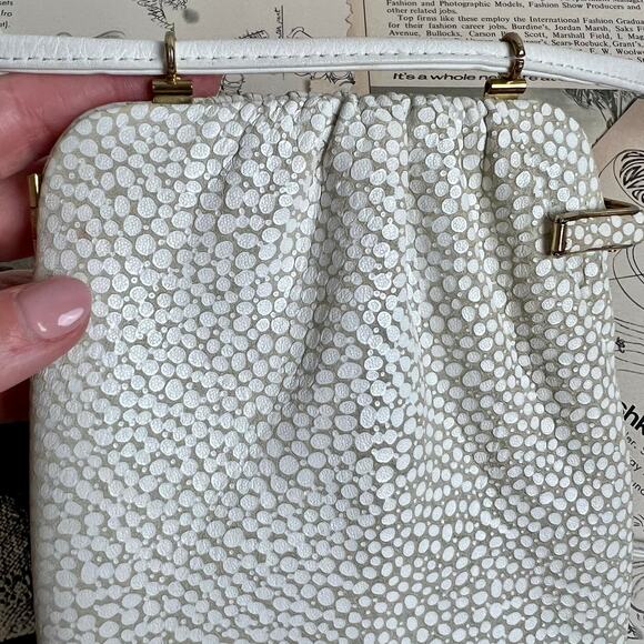 Vintage 50s Lisette White Leather Crossbody Purse - Small Structured Bag - Picture 10 of 11